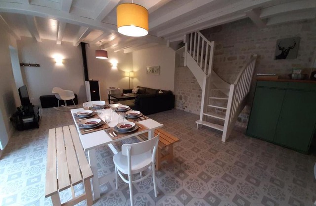 Maison de charme avec équipements bébé, vélos, fibre, proximité rivière - Coulonges - FR-1-653-127