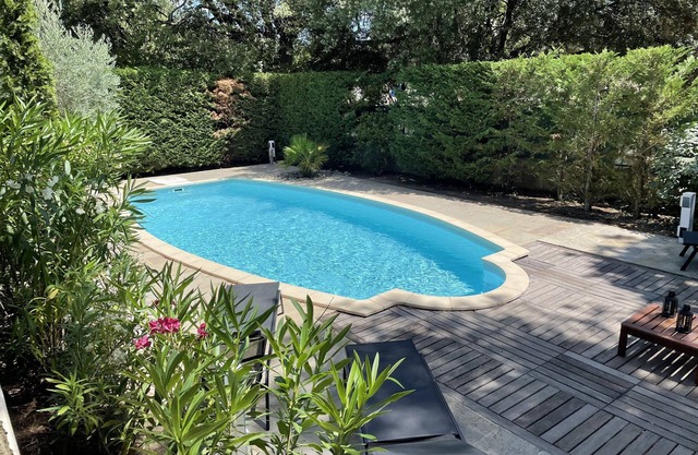 Maison de Vacances 4 Chambres Avec Piscine Privée en Provence