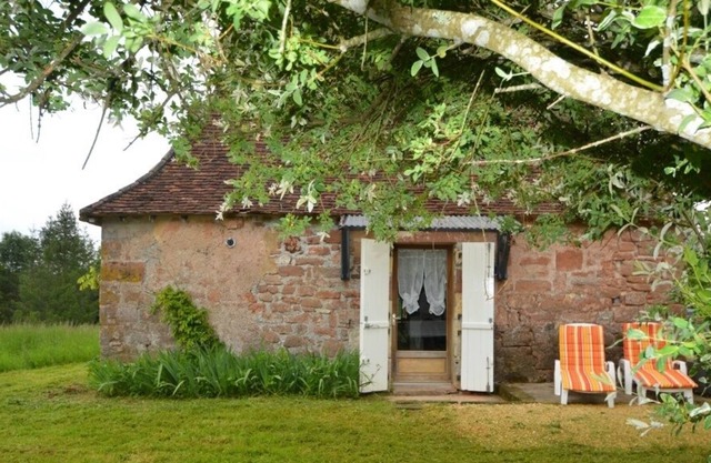 Maison des Pres | House in the Meadow