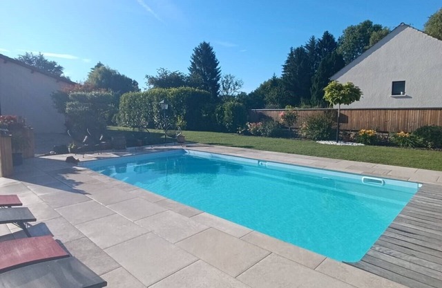 Maison en Pierre Avec Terrasse et Piscine Dans le Vignoble Bourguignon