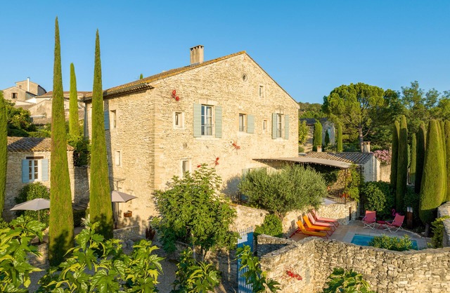 Maison en Plein Coeur de Village Avec Piscine