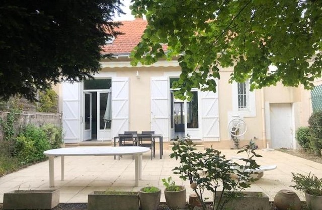 Maison familiale 2 étoiles, accès direct plage, 8 couchages, proche centre et commodités - FR-1-612-65