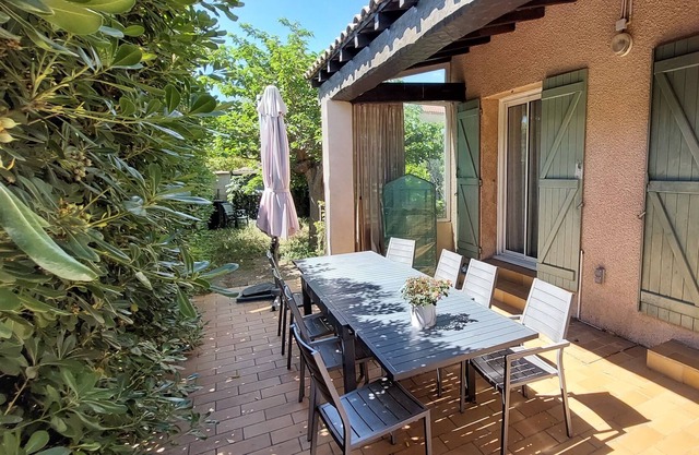 Maison Familiale Proche Centre du Village Avec Jardin