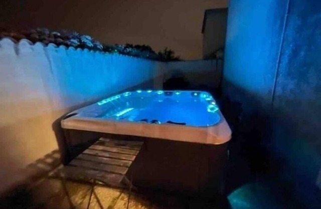 Maison Avec Piscine et Jacuzzi Privés