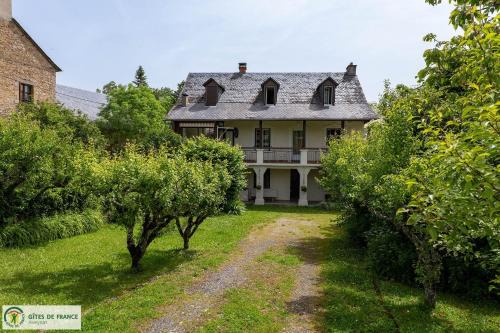 Maison indépendante avec parc privé à Laissac