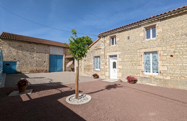 Maison lumineuse avec cour privative, proche sites culturels, tout confort, équipé bébé, wifi inclus - FR-1-653-98