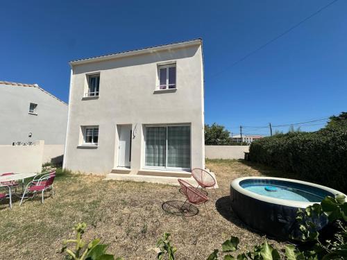 Maison lumineuse et calme à Redessan