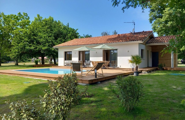 Maison Neuve Avec Piscine Chauffée, 4kms de Contis