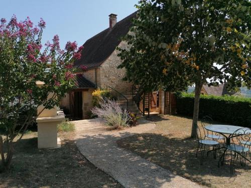 Maison Périgourdine avec piscine, WiFi, animaux acceptés - FR-1-616-77