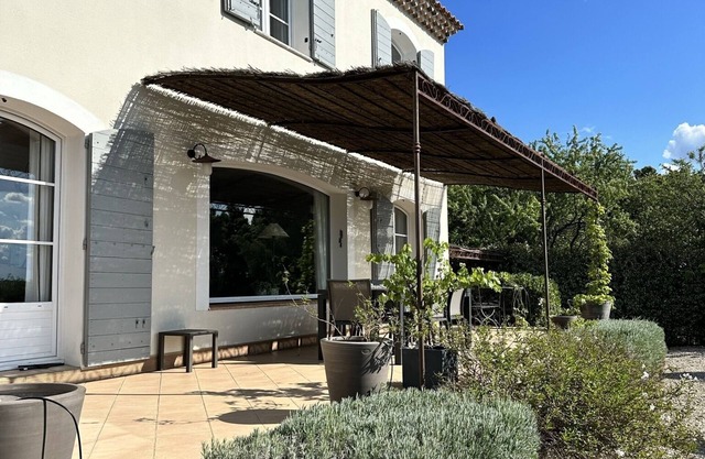 Maison Provençale Avec Piscine
