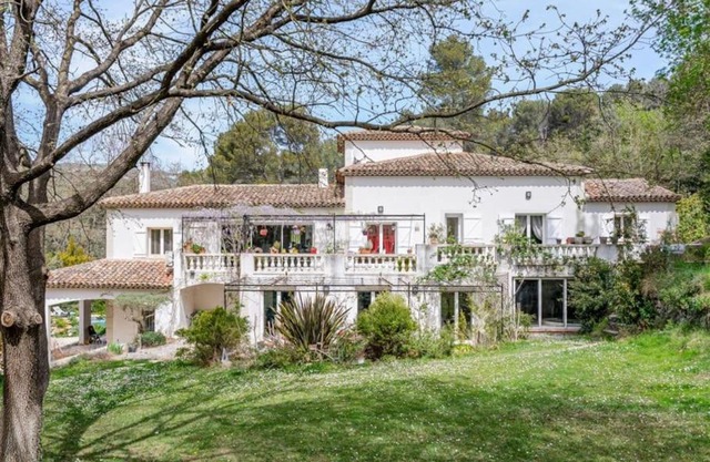 Maison provençale, calme avec piscine