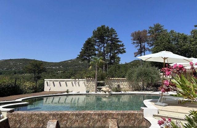 Maison Provençale vue sur le Luberon, Calme Absolu Idéal Pour les Familles