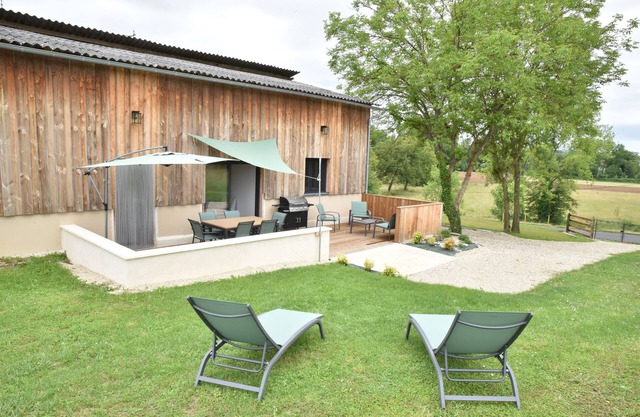 Maison Très Confortable, au Calme, Avec une Grande Terrasse et un Grand Jardin