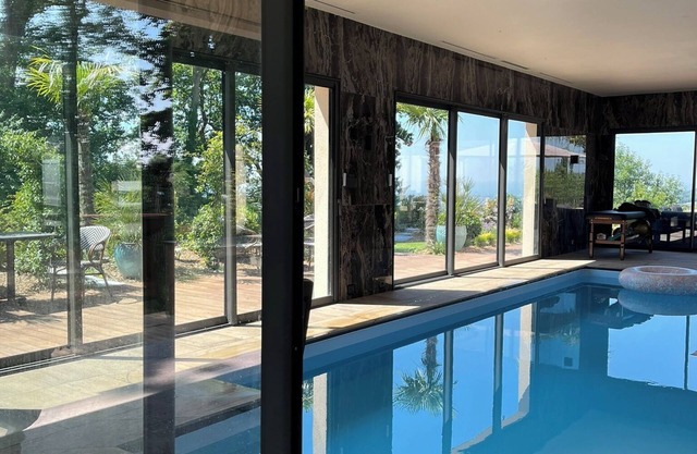Maison vue mer Avec Piscine Couverte