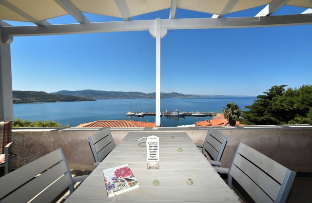 Maisonette with outstanding sea view in Molyvos