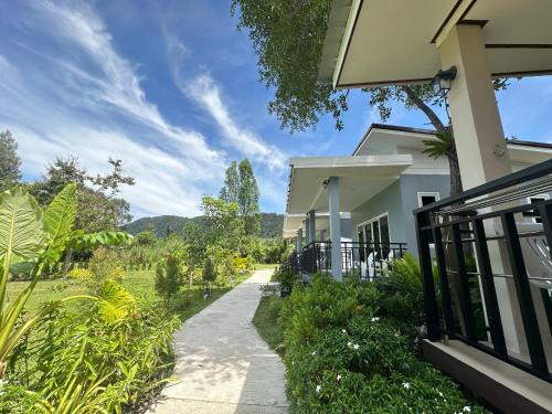 Maisuree Lanta Resort-Long Beach