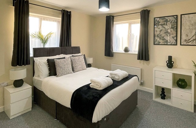 Majestic House - Lovely furnished - Free Parking