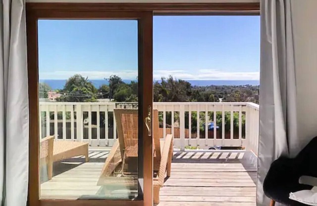 Malibu Ocean Villa with King Hot Tub Beach BBQ