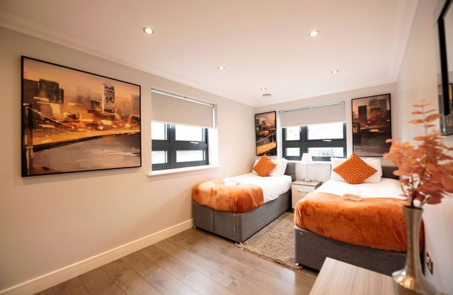 Malthouse Court - Premium 2-Twin Beds, 2-Bath