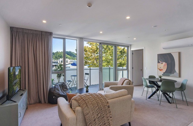 Malthouse Lane City Apartment 3 - Spacious inner-city apartment in Nelson