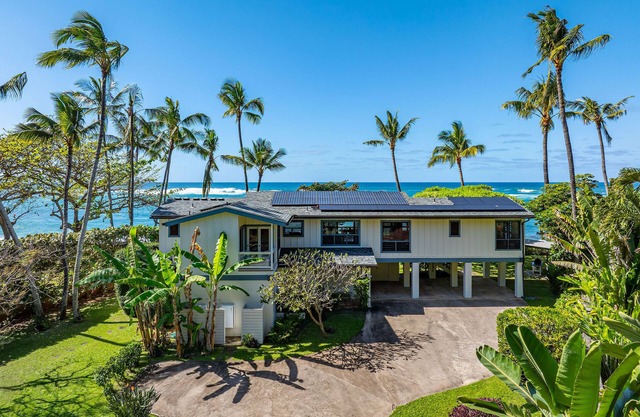 Maluhia Beach House by Gather: Oceanfront Home w/Lanai & Views