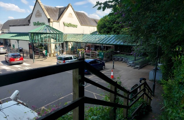 Malvern Cozy Apartment Retreat King bed & Sofa bed