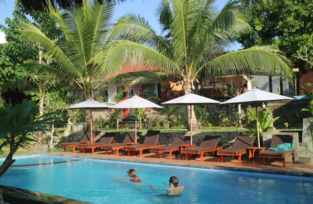 Mamaras Guest House