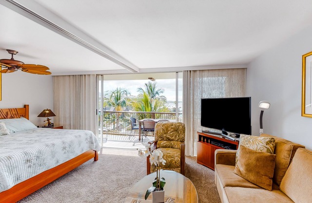 Mana Kai Maui Resort condo with private W/D & WiFi - beaches & beyond