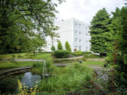 Manchester Airport Hotel by Dancenter