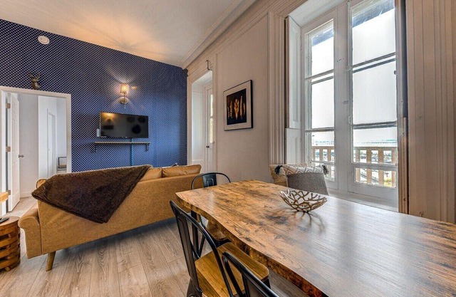 Manoir des Remparts- Renovated 3 Bedroom Oasis