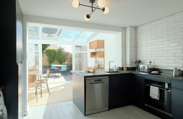 Manor Park, Woolsery, Devon - Sleeps 4