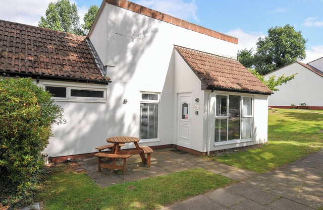 MANORCOMBE 2, pet friendly, country holiday cottage in Callington