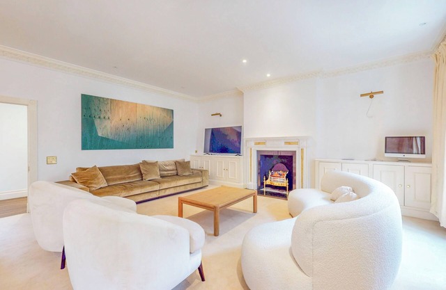mansion flat in Green Park