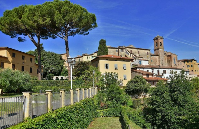 Mansion in Casciana Terme Lari