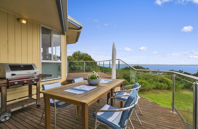 Manuka Lodge Ventnor with fantastic views & great for families