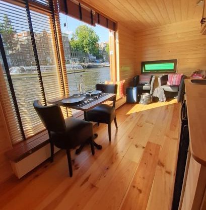Mar&Mar Houseboat Studio