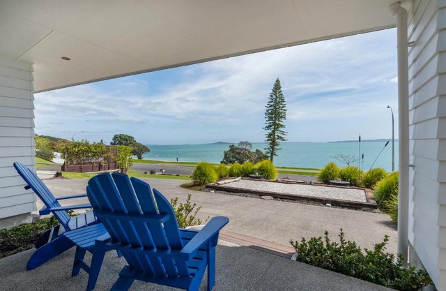 Maraetai Couples Retreat - Omana Beach Apartment