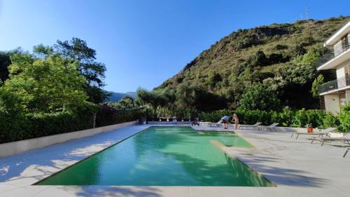 Marea Retreat Apartments