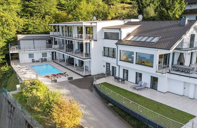 Maria Blick Lake View Apartments