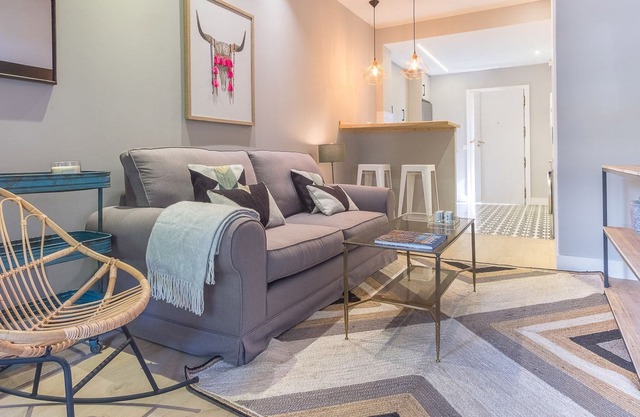 MARIA DE MOLINA III - One Bedroom Apartment, Sleeps 2