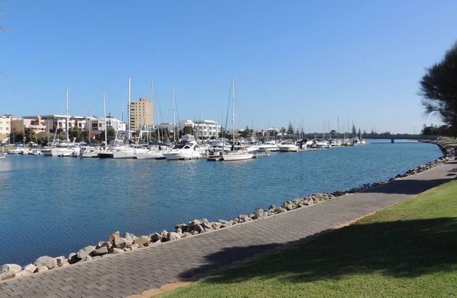 'Marina Retreat' Glenelg, Holiday Home, Great location!