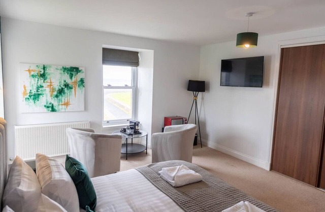 Marine Aparthotel Sea View Room sleeps