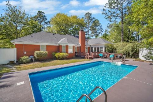 Market District Pool House