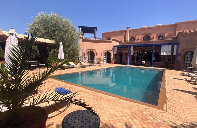 Marrakech Villa for 6-16 people - Exclusive Offer - 450 sq.m and 16 x 5.5 m pool