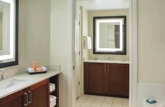 Marriott's BeachPlace Towers, Beach, Pool, Hot Tub