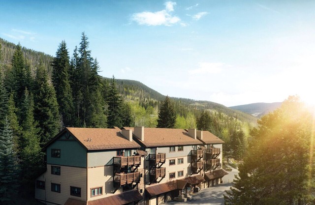 Marriott's StreamSide Birch at Vail Luxury Studio