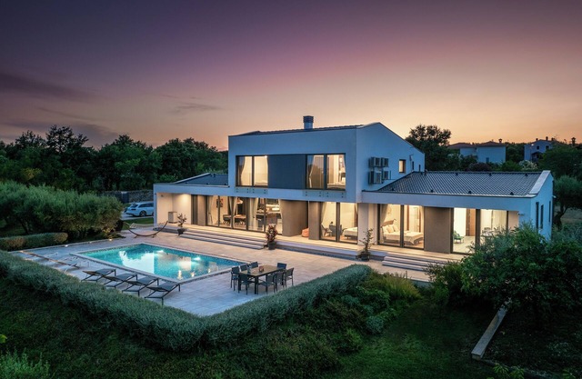 Martincic residence 5 stars with pool heating on 4000m2