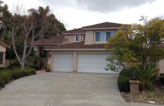 Marvelous 3 bedroom house with AC in Oceanside on a cul de sac.