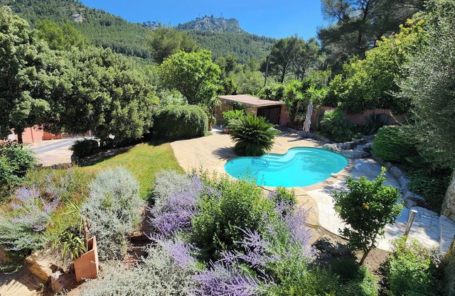 Mas 150m2 Clim.4 ch 8 Pers.avec Piscine ds Jardin Exotique+ Balnéo. Plages à 15'