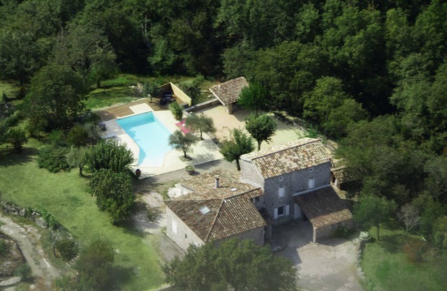 Mas 500m from Labeaume and the river, in a quiet location! Le Mas de Midygane